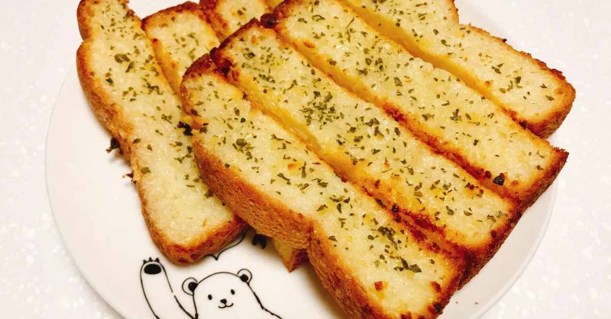 휘핑크림 마늘빵
