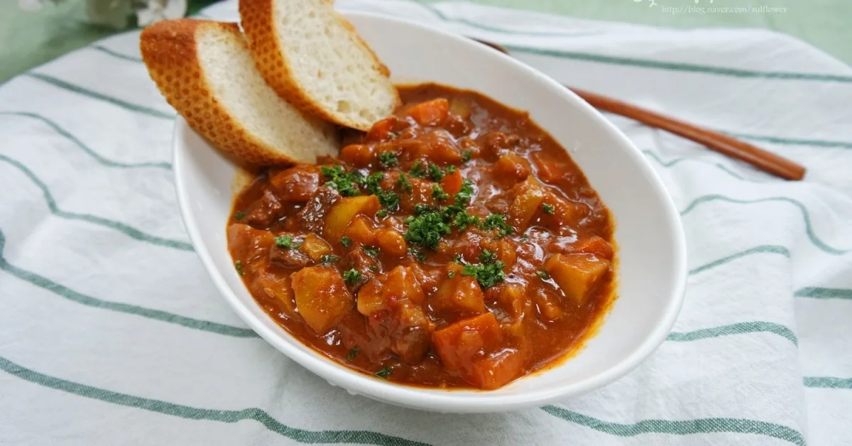 헝가리식 소고기 굴라쉬