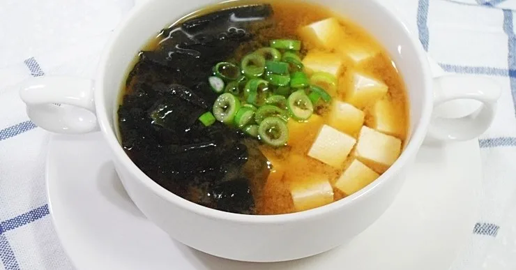 미소시루 (일본식 미소된장국)