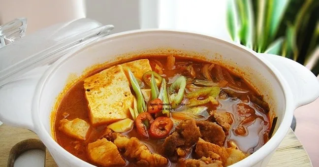 돼지고기 김치찌개 (진한 국물 비법)