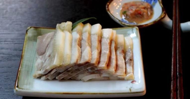 편육